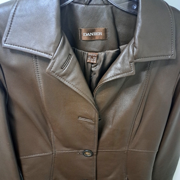 Danier classic leather jacket - Picture 2 of 5